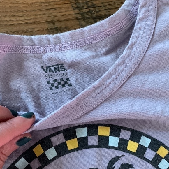 VANS checkered women’s lavender tee shirt sz M 💜✨ - Picture 3 of 10